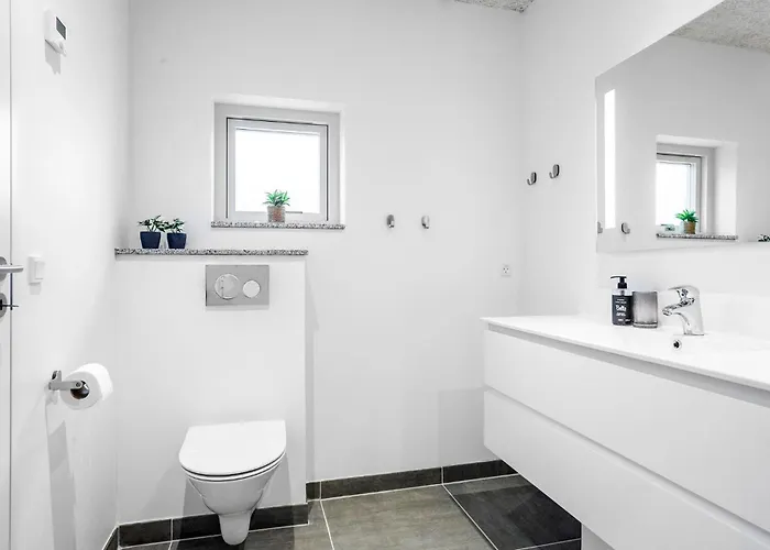 4 Bedroom Awesome In *