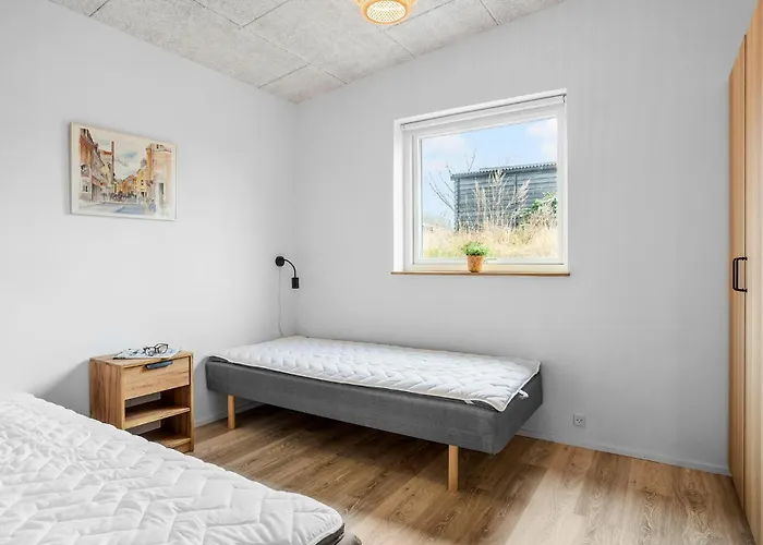 Holiday home 4 Bedroom Awesome In